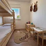 Family With Breathtaking Sea & Island Views *