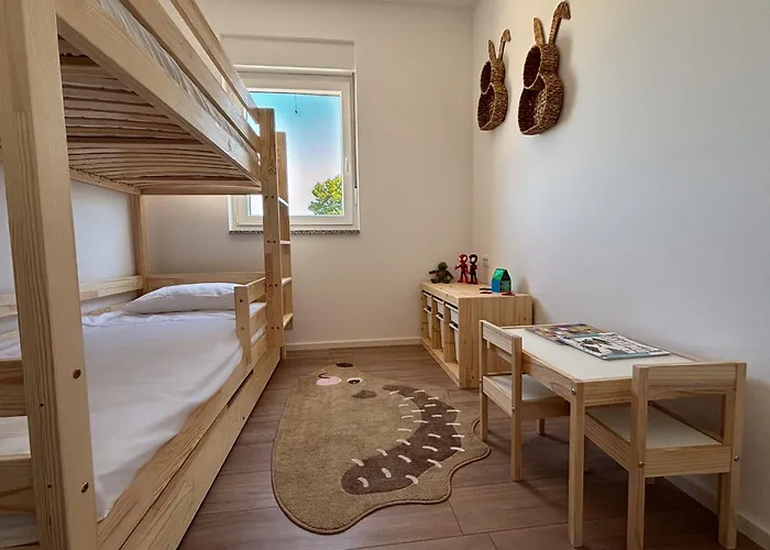 Family With Breathtaking Sea & Island Views *