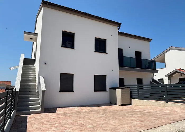 Family With Breathtaking Sea & Island Views