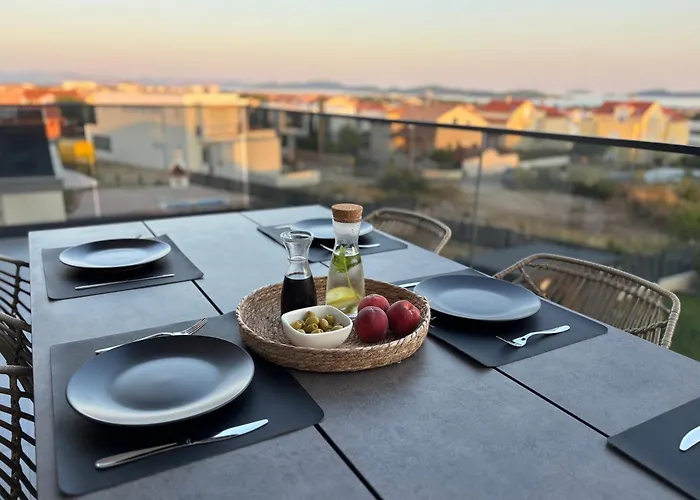 Family With Breathtaking Sea & Island Views *