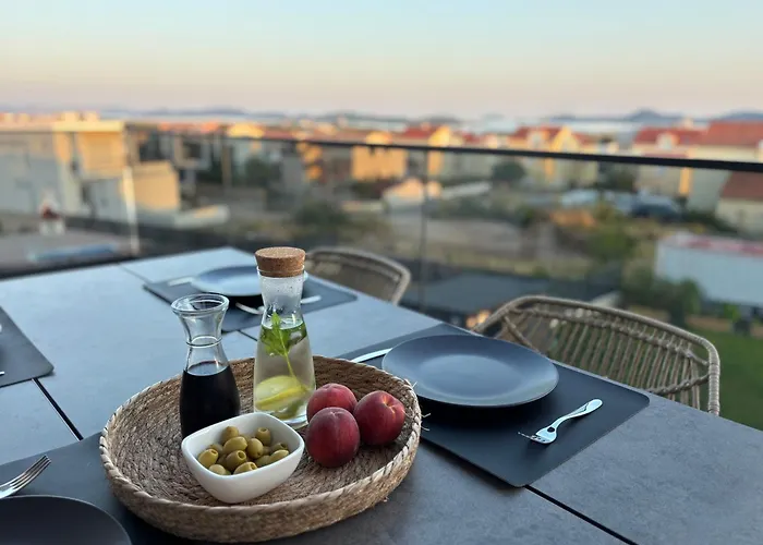 Family With Breathtaking Sea & Island Views *